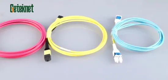 Sc/APC, LC/Upc, FC, St 커넥터, 빨간색, 파란색, 노란색 및 사용자 정의 색상, OEM 및 ODM LSZH가 있는 광섬유 점퍼 패치 코드
